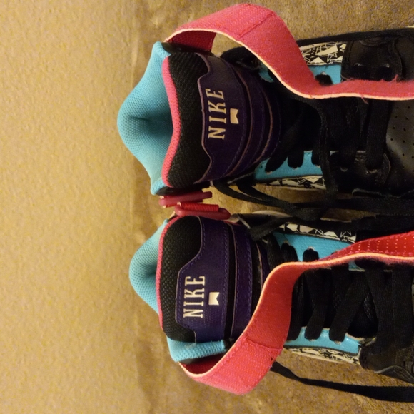 Nike (6) - Picture 7 of 10